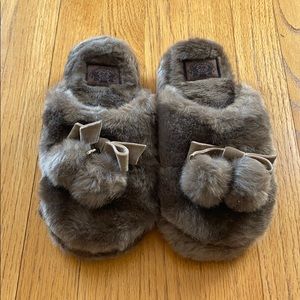 Juicy Couture faux fur women’s slippers
